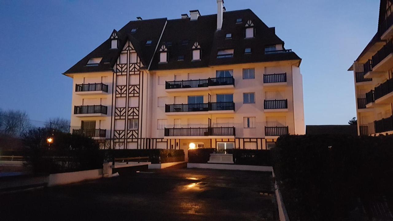 Sejour Romantique A Cabourg, Studio Vue Mer Exterior foto